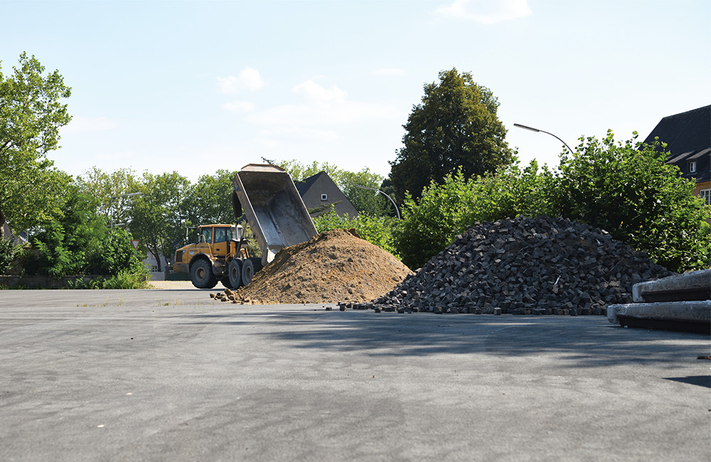 Vorbereitungen auf dem Baulfeld