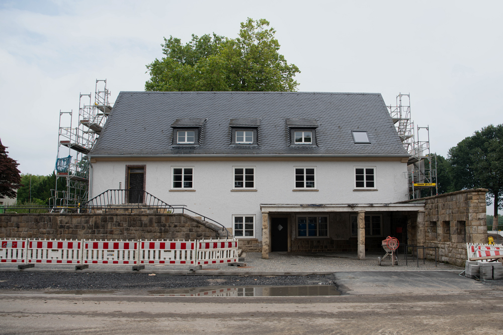 Das sanierte Torhaus von außen.