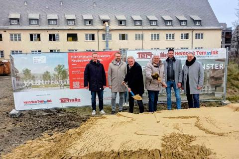 Persongruppe beim ersten Spatenstich